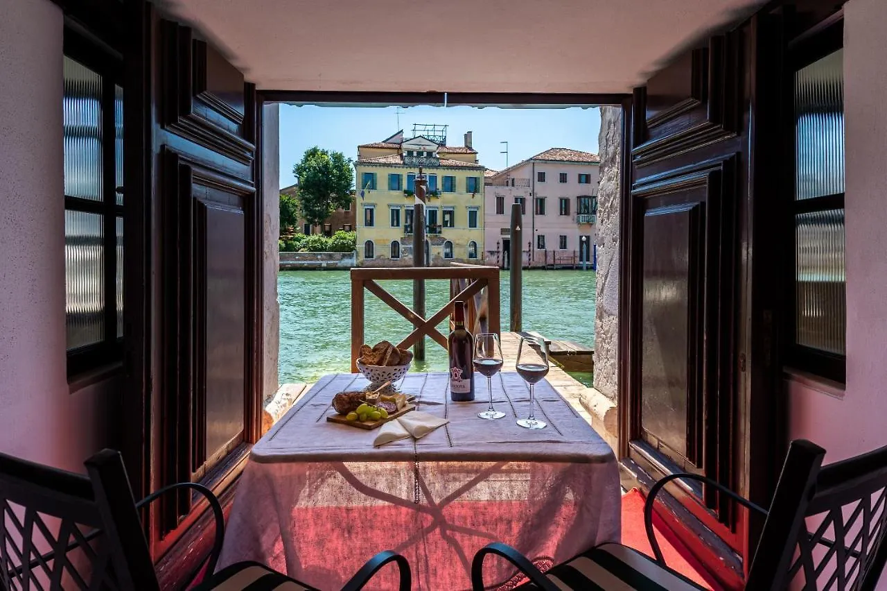 Ca' Dei Cuori On The Grand Canal Venice Apartment
