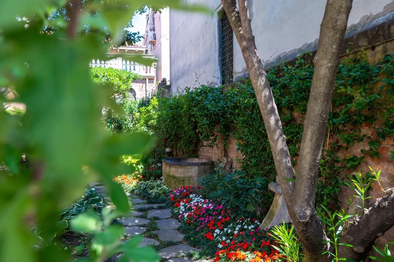 Ca' Dei Cuori On The Grand Canal Venice Apartment